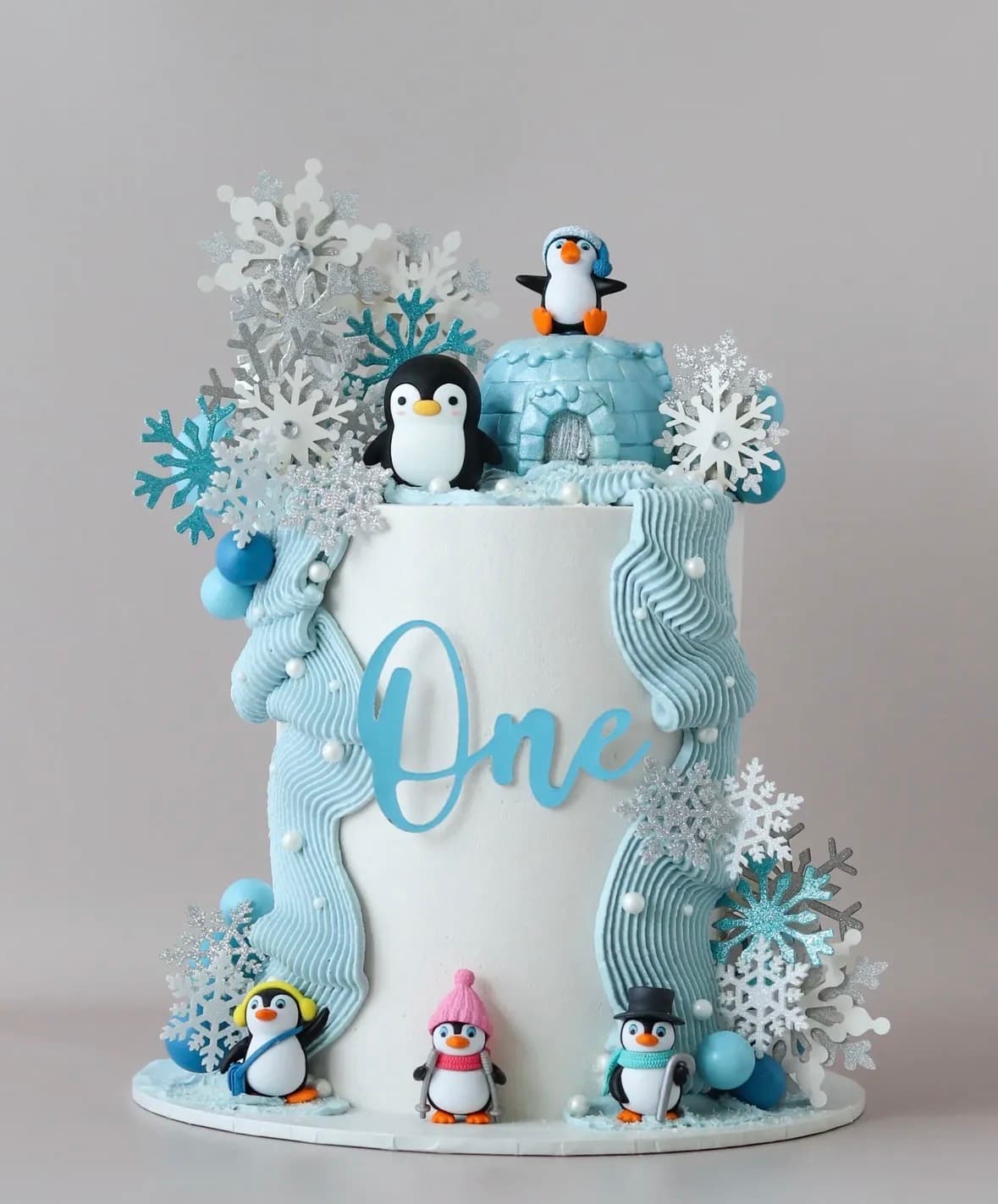 Wild Animals Pull-Apart Cupcake Cake